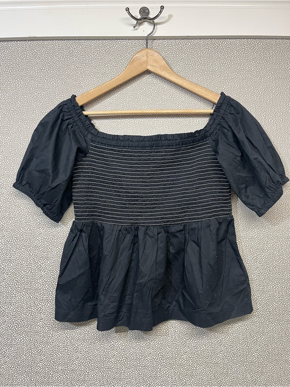 🆕 L Old Navy Black Smocked Off-Shoulder Peplum Top NWOT
